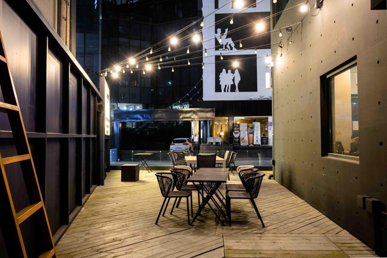 Canvas Black Guesthouse Busan Exterior photo